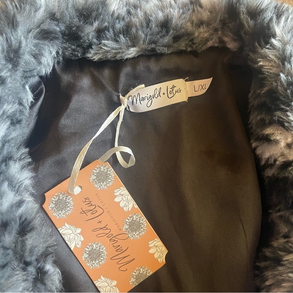 Marigold + lotus faux fur coat Sz L / XL NWT - Picture 4 of 10